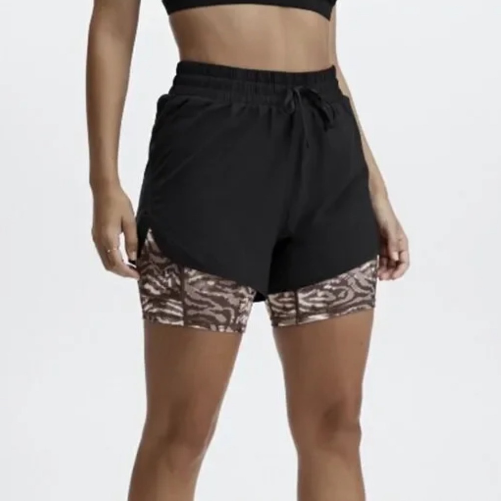 Fabletics SLOANE RUNNING SHORTS - Picture 2 of 6